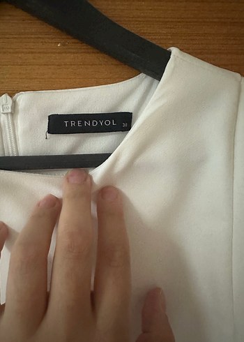 Beyaz Kolsuz Drapeli Midi Elbise - Görsel 3