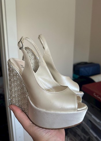 Aysira Gelin ayakkabısı Beyaz Kadın Dolgu Topuklu Gece Ayakkabıs - Görsel 2