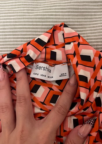 Bershka Kısa Kesim Pilili Halter Yaka Kadın Bluz