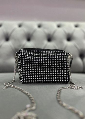 Zincir Detaylı Siyah Puantiyeli Kadın Çanta - Görsel 3