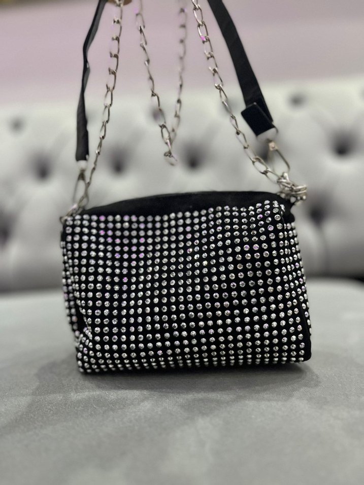 Zincir Detaylı Siyah Puantiyeli Kadın Çanta - Görsel 4