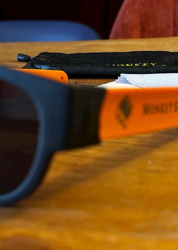 Turuncu Monkey Shoulder gözlük - Görsel 3