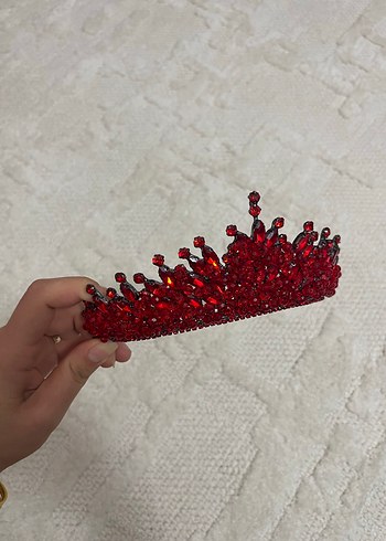 Beden Kırmızı Payetli Taç Saç Aksesuarı