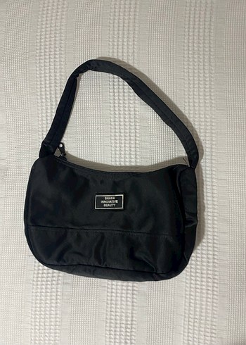 Siyah Parlak Minimalist Kadın Çantası