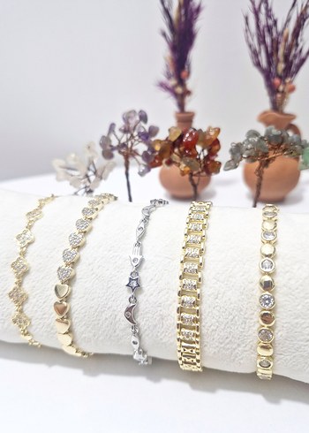 Altın Renkli Zincir Detaylı Kadın Bileklik - Görsel 3