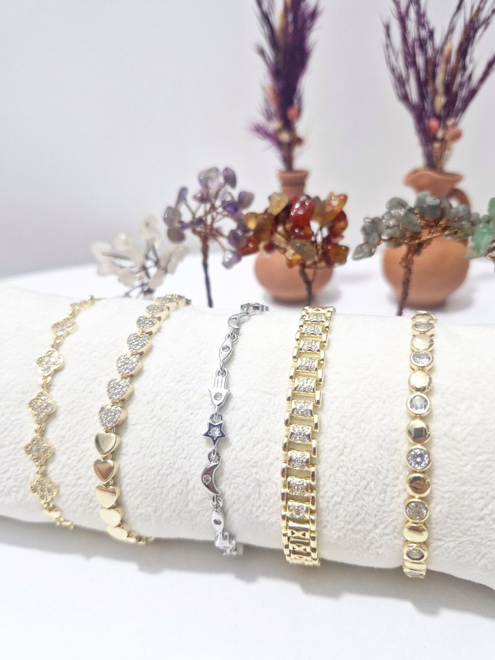 Zincir Detaylı Parlak Altın Bileklik - Görsel 2