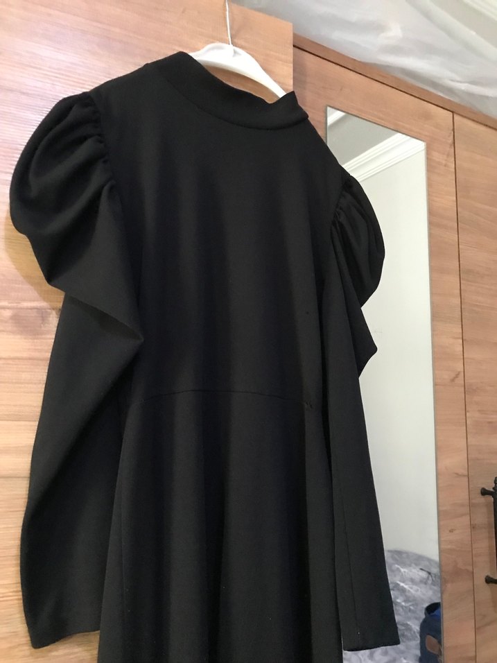 Uzun Kollu Siyah Elbise - Görsel 2