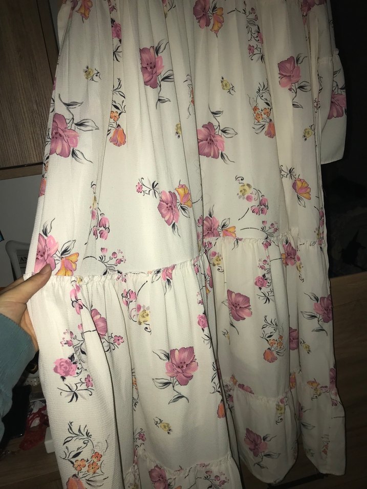 Çiçek Desenli Beyaz Elbise - Görsel 3