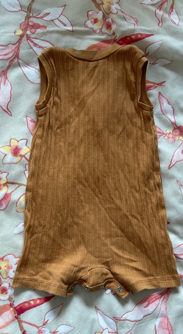 Düğmeli Kahverengi Kolsuz Bebek Tulum - Görsel 2