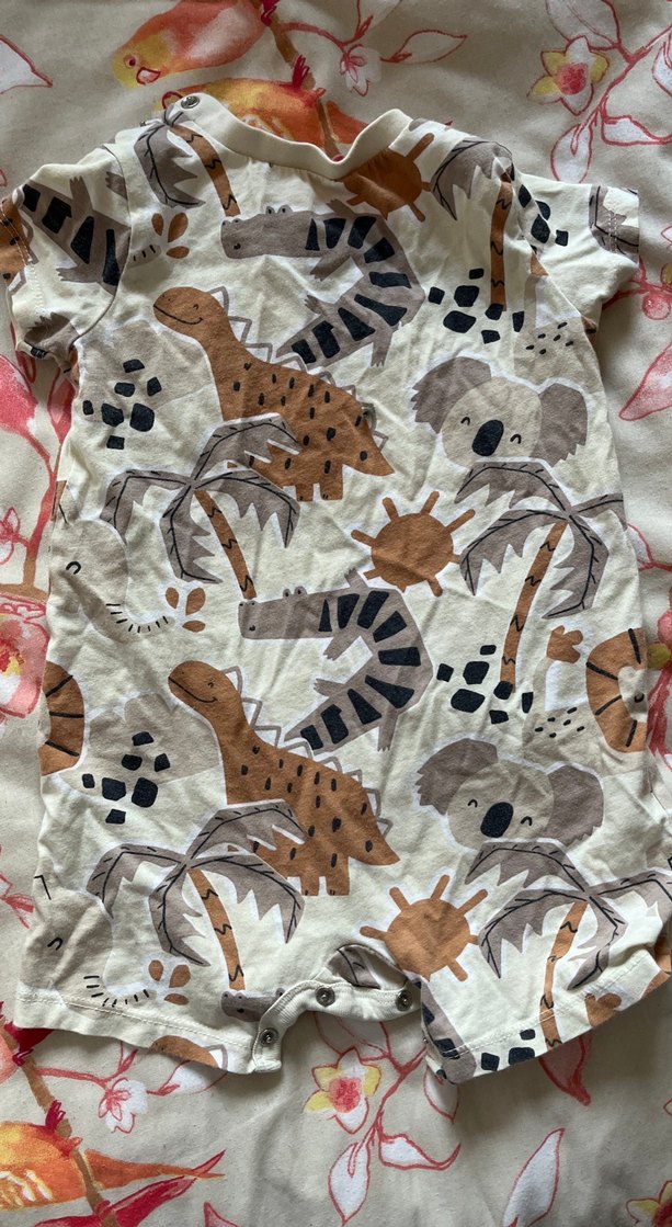 Düğmeli Desenli Kısa Kollu Bebek Tulum - Görsel 2