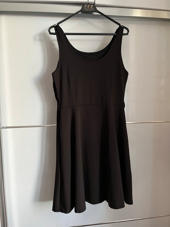 Siyah V Yakalı Midi Kolsuz Elbise - Görsel 2