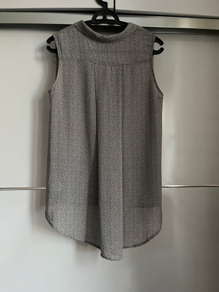 Gri Kalp Desenli V Yakalı Salaş Kadın Bluz - Görsel 3