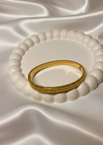 Minimalist Altın Renkli Çelik kelepçe