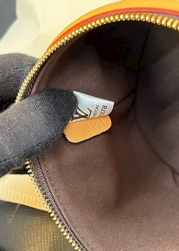 Louis Vuitton Louis Vuitton