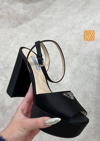 38 Beden siyah Renk Prada