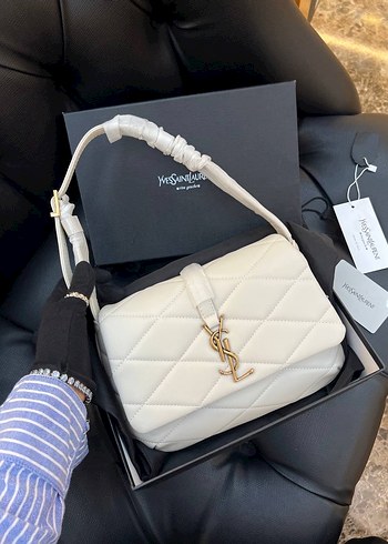 Yves Saint Laurent YVES SAINT LAURENT