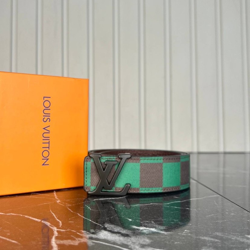 SALE
Louis Vuitton Kemer 4 cm
Hakiki Deri İthal Aksesuar - Görsel 4