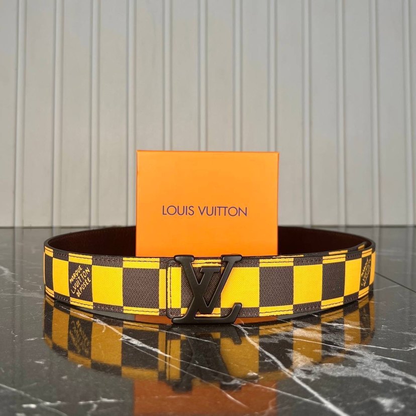 SALE
Louis Vuitton Kemer 4 cm
Hakiki Deri İthal Aksesuar - Görsel 5