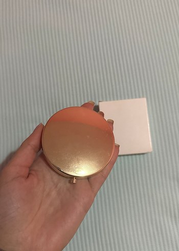 Elizabeth Arden Ayna ve İlaç Kutusu - Görsel 2