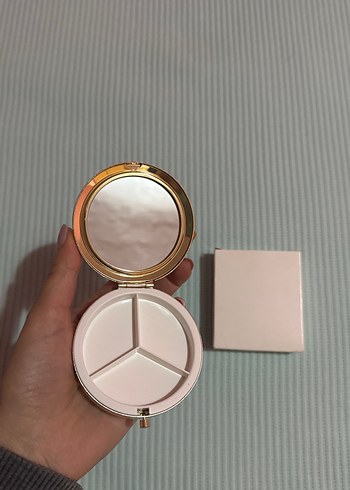 Elizabeth Arden Ayna ve İlaç Kutusu - Görsel 3