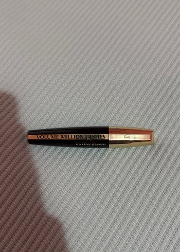 Volume Million Lashes Siyah Maskara - Görsel 2