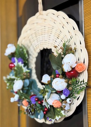 Renkli Çiçekli Beyaz Hasır Kapı Süsü - Görsel 4