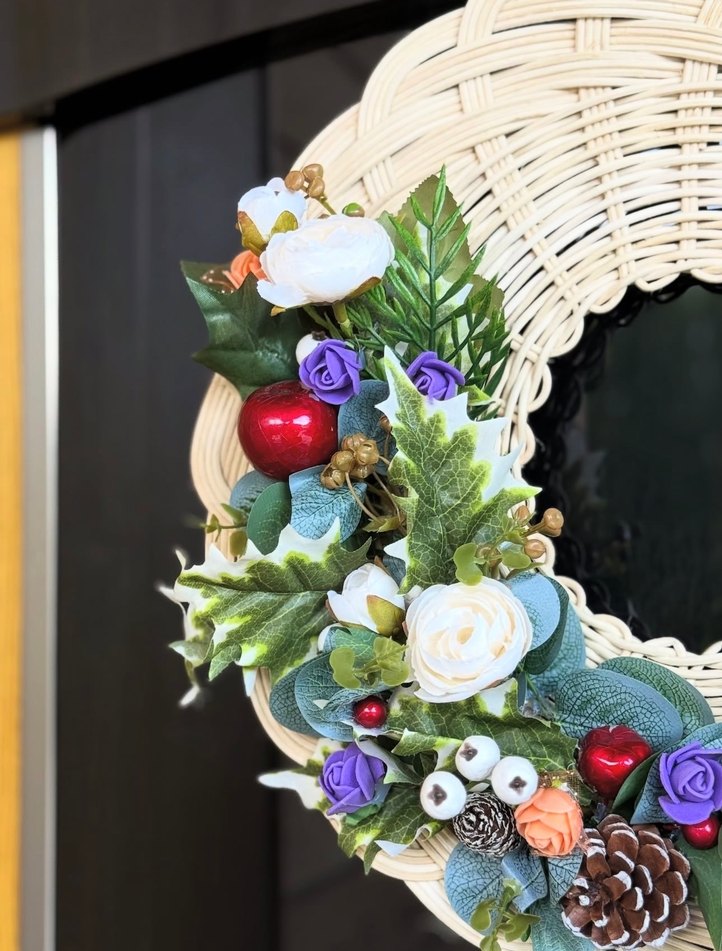 Renkli Çiçekli Beyaz Hasır Kapı Süsü - Görsel 2