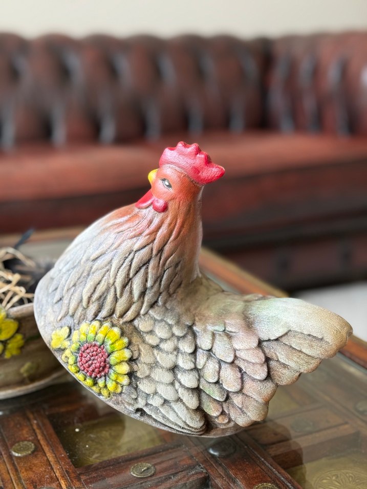 Gri ve Kahverengi Dekoratif Tavuk Biblo - Görsel 2