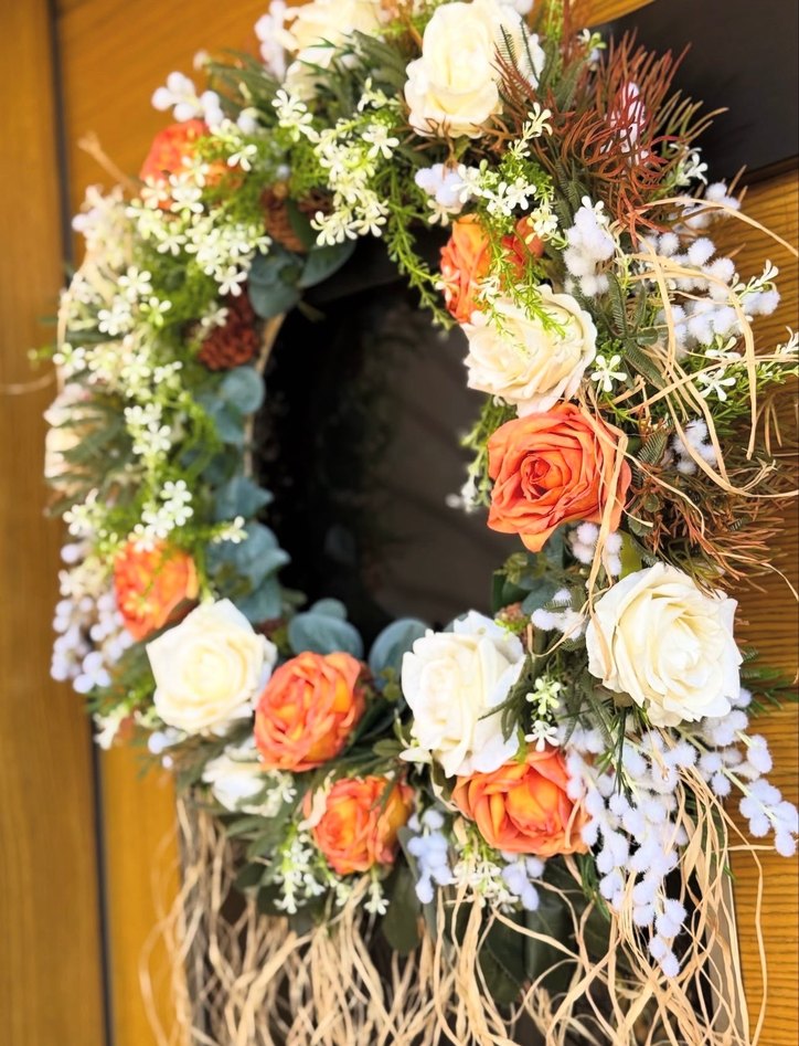 Beyaz ve Turuncu Çiçekli Kapı Süsü - Görsel 4