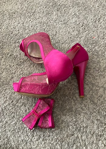 Dantel Detaylı Parlak Pembe Yüksek Topuklu Ayakkabı - Görsel 9