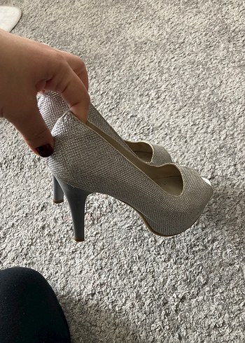 37 Beden Gri SimliDesenli Dantel Detaylı Stiletto