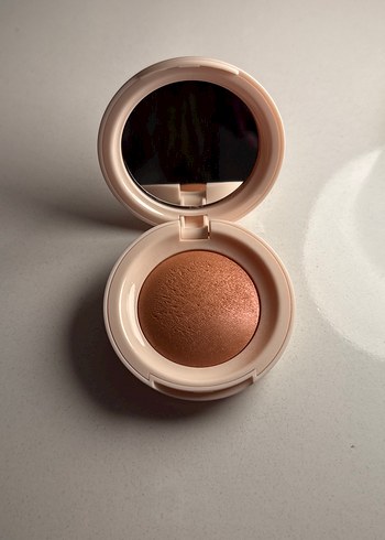Rare Beauty allık highlighter - Görsel 2