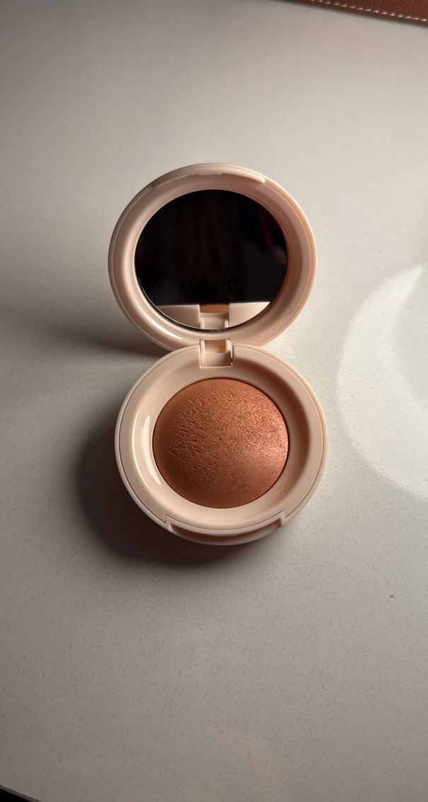 Rare Beauty allık highlighter - Görsel 2