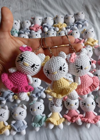 Renkli Örgü hello kitty Anahtarlık - Görsel 3