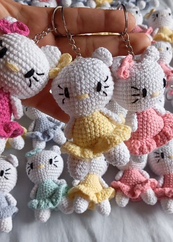 Renkli Örgü hello kitty Anahtarlık - Görsel 4