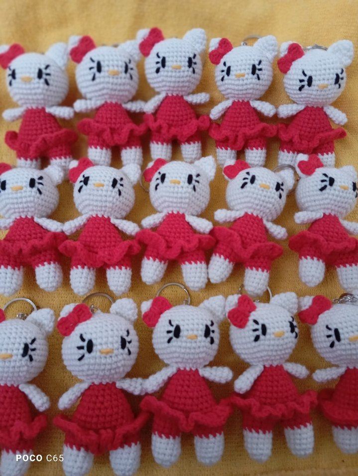 Renkli Örgü hello kitty Anahtarlık - Görsel 5
