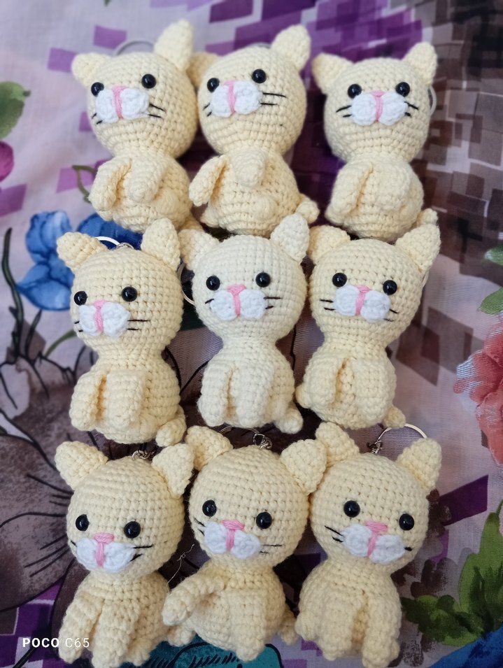 Renkli Bej El Örgüsü Peluş Kedi Oyuncak - Görsel 5