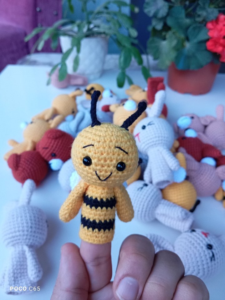 Renkli El Örgüsü Parmak Kuklaları - Görsel 2