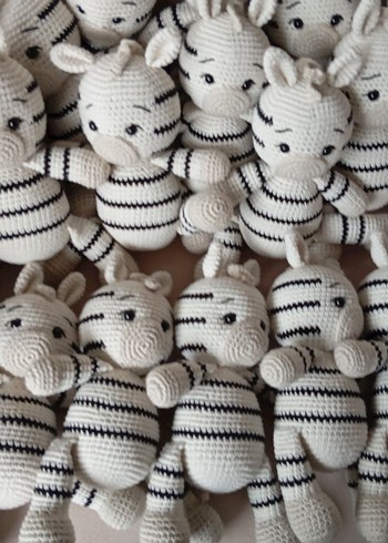 Renkli Çizgili El Yapımı Zebra Peluş Oyuncak - Görsel 2