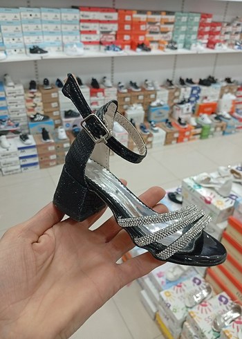 Pul Detaylı Renkli Blok Topuklu çocuk Abiye Ayakkabı - Görsel 6