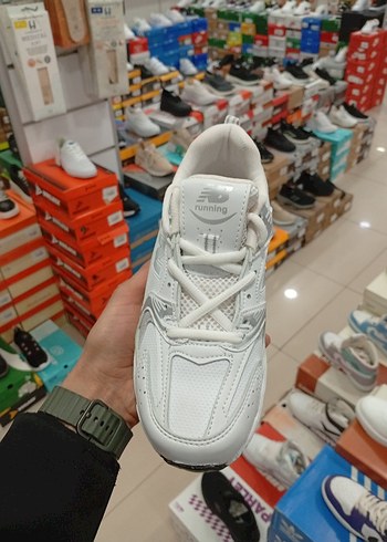 New Balance Beyaz Bağcıklı Spor Ayakkabı - Görsel 2