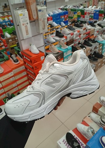 New Balance Beyaz Bağcıklı Spor Ayakkabı - Görsel 3