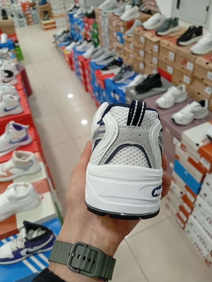 Gri Desenli Beyaz Kadın Spor Ayakkabı - Görsel 2