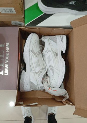 Beyaz New Balance Bağcıklı Spor Ayakkabı - Görsel 7