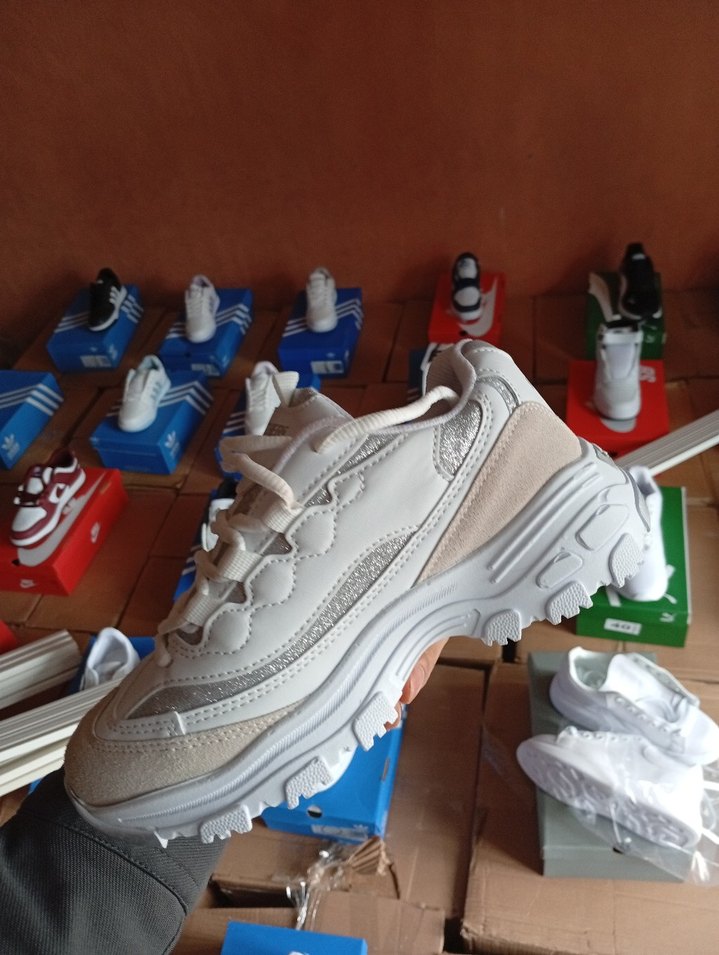 ithal orijinal Beyaz Yüksek Topuklu Bağcıklı Kadın Spor Ayakkabı - Görsel 3