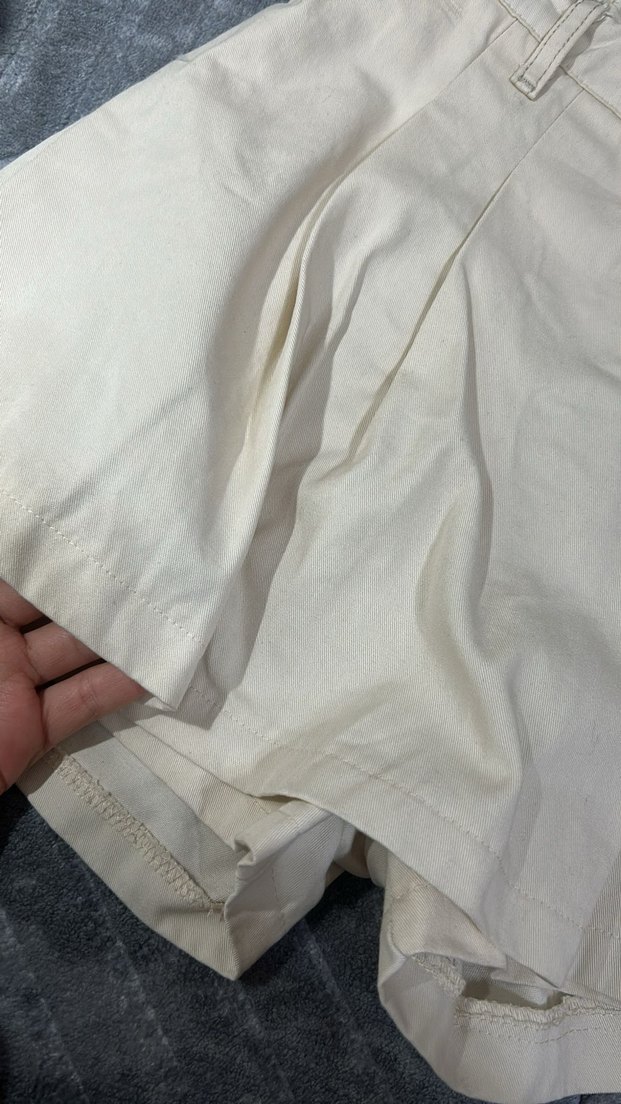 Bej Yüksek Bel Keten Şort Pilili - Görsel 2