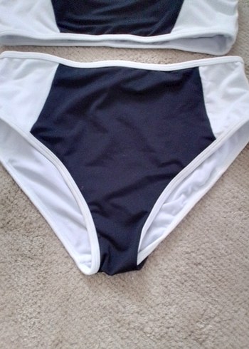 Beyaz Siyah Baskılı Kadın Bikini Takımı - Görsel 2