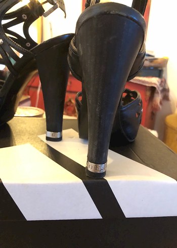 Kadın Siyah Platform Topuklu GUESS 39 - Görsel 3