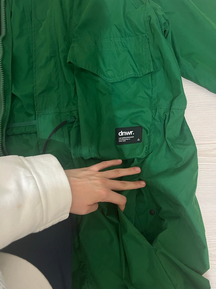 Kadın Yeşil Kapüşonlu Rahat Kesim rüzgarlık - Görsel 3