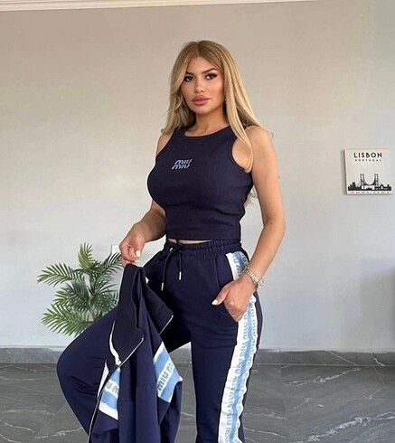 Miumiu eşofman alt taşlı ve crop